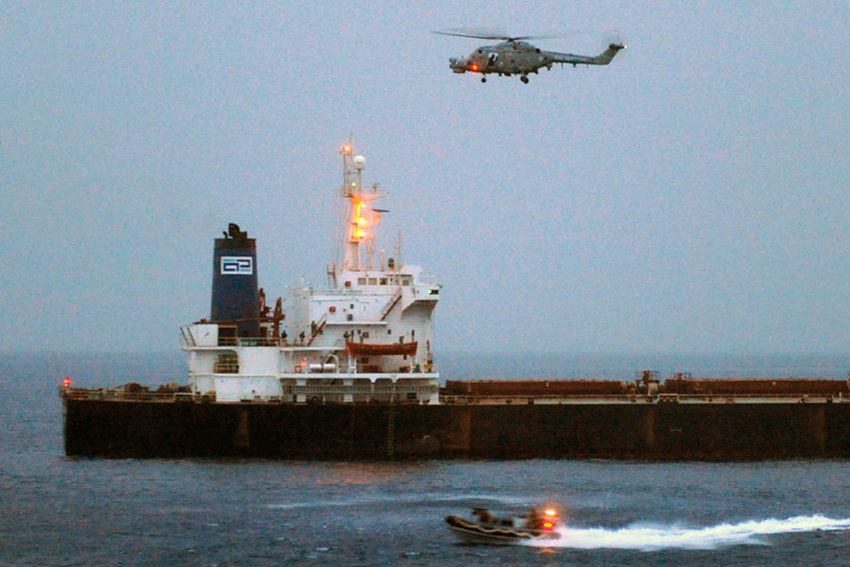 HMS Monmouth aids ship under pirate attack