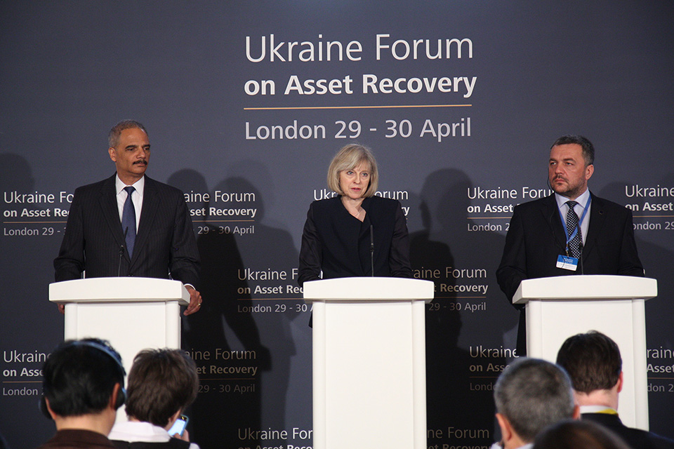 US Attorney General Eric Holder, Home Secretary Theresa May and Ukraine Prosecutor General Oleh Makhnitskyy