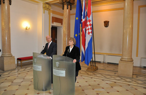 Deputy Prime Minister Vesna Pusić and UK Foreign Secretary William Hague