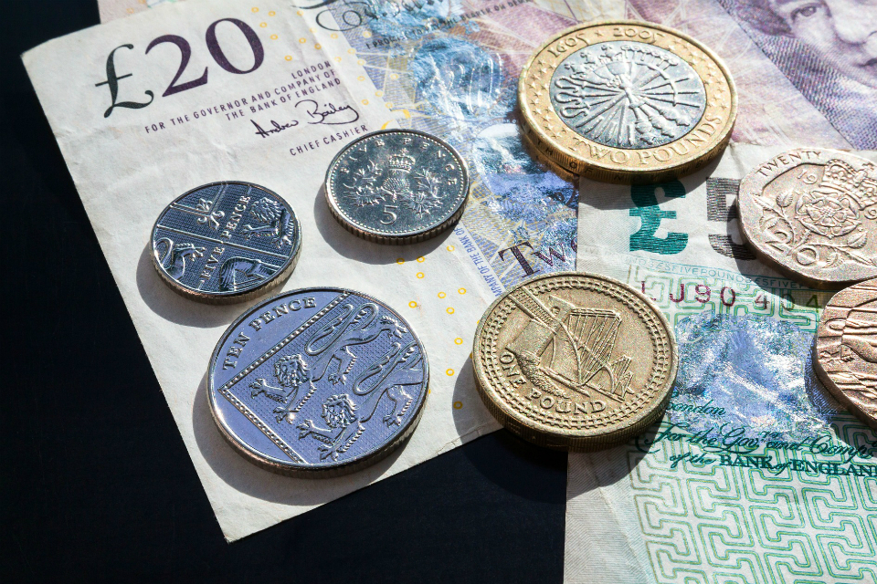 Government will reject 'full fiscal shambles' amendment