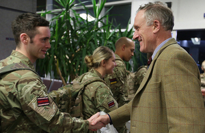 Julian Brazier wishes Reservists good luck at RAF Brize Norton