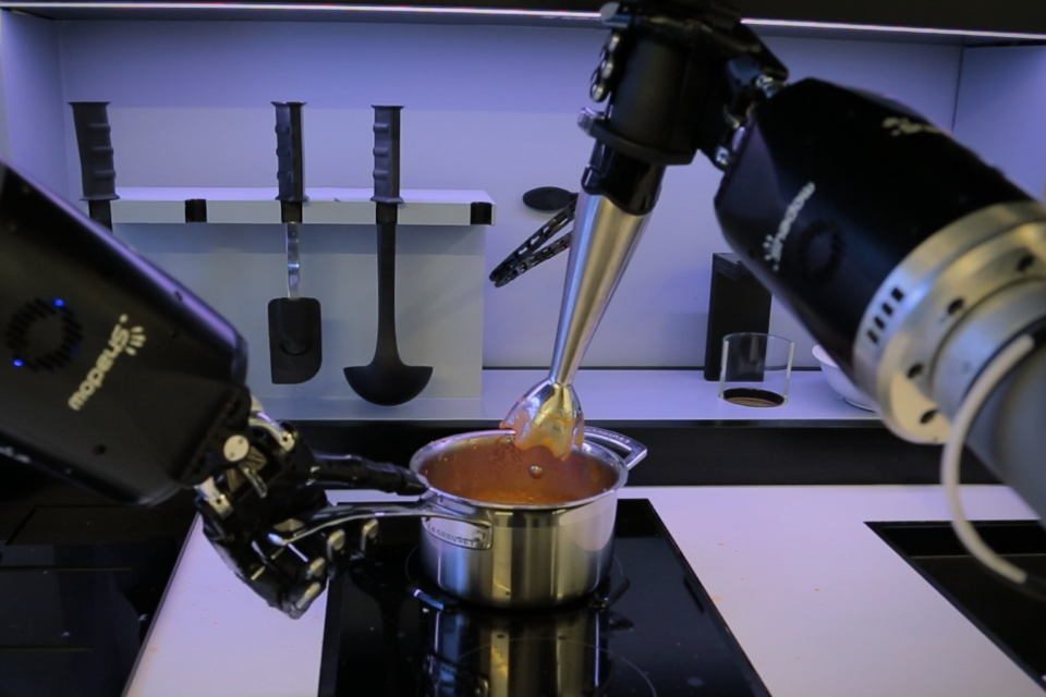 Robotics innovation: a kitchen that cooks for itself