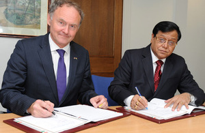 The MOD's Chief Scientific Adviser, Professor Sir Mark Welland, signs a Letter of Arrangement with the Director General of India's Defence Research and Development Organisation, Dr Vijay Kumar Saraswat