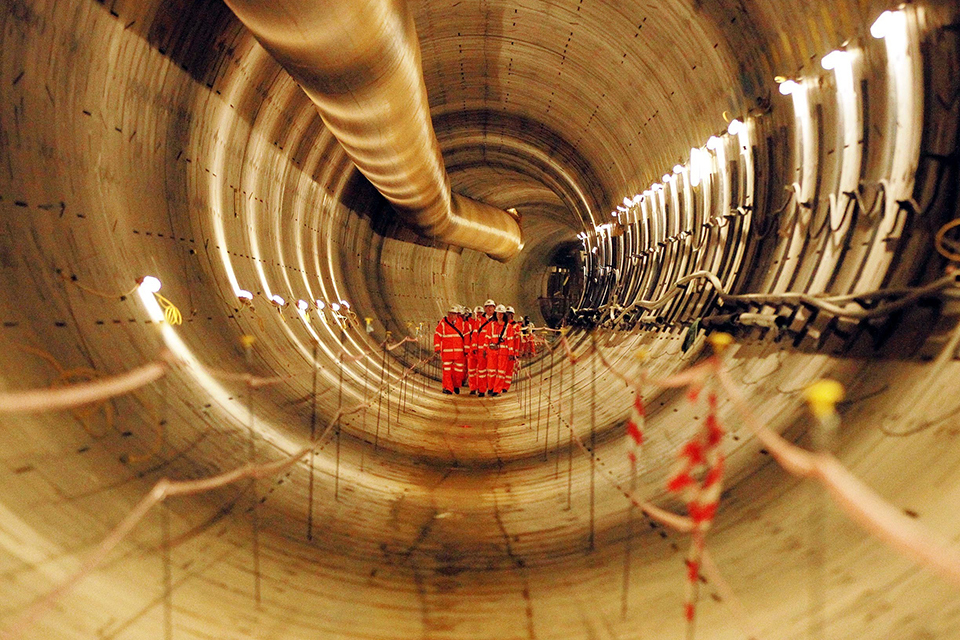 Chancellor unveils Crossrail’s new tunnel under the Thames