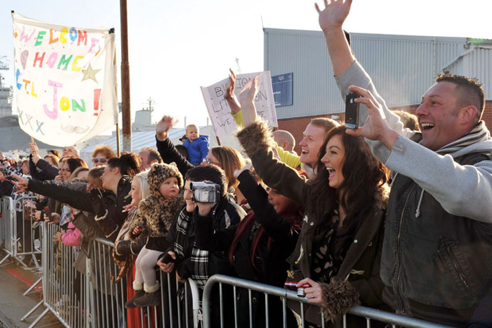 Navy warships return home for Christmas