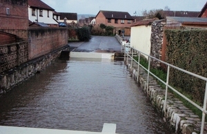 Flood gate in action, winter 2014, Generals Lane, Starcross