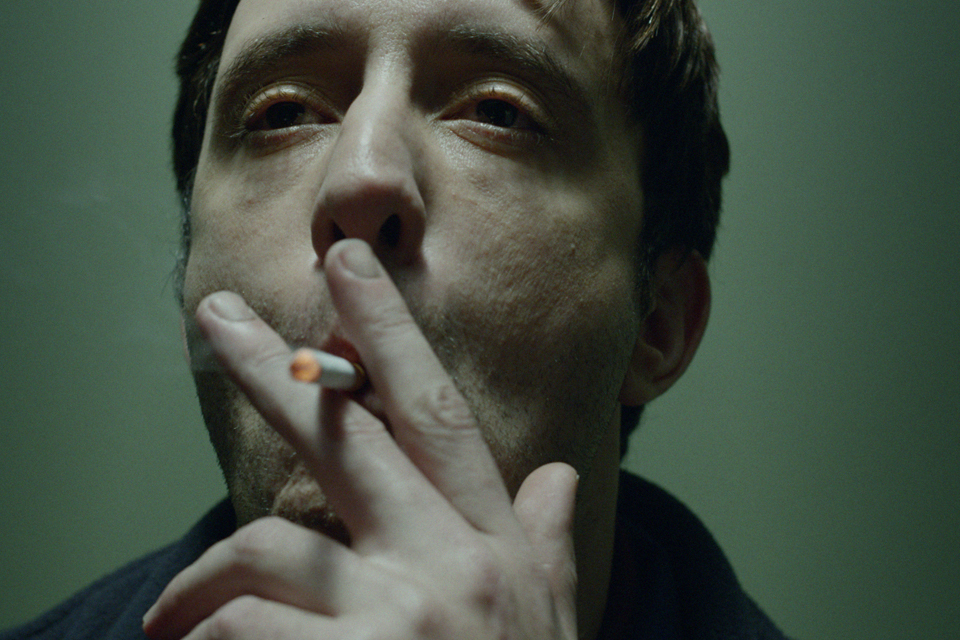 smoking cigarettes and strokes Smokers twice as likely to die of stroke