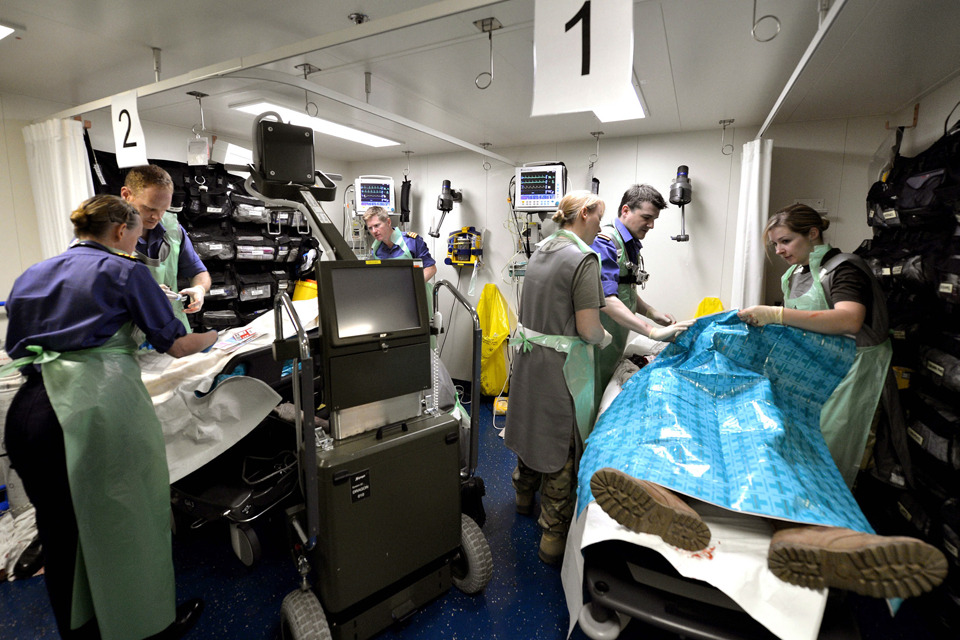 Military medics in Gulf casualty exercise