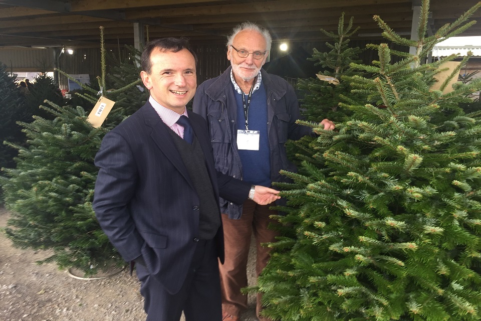 Welsh Secretary awards grower of Downing Street Christmas tree