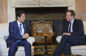 David Cameron welcomes Japanese Prime Minister Shinzō Abe to Chequers