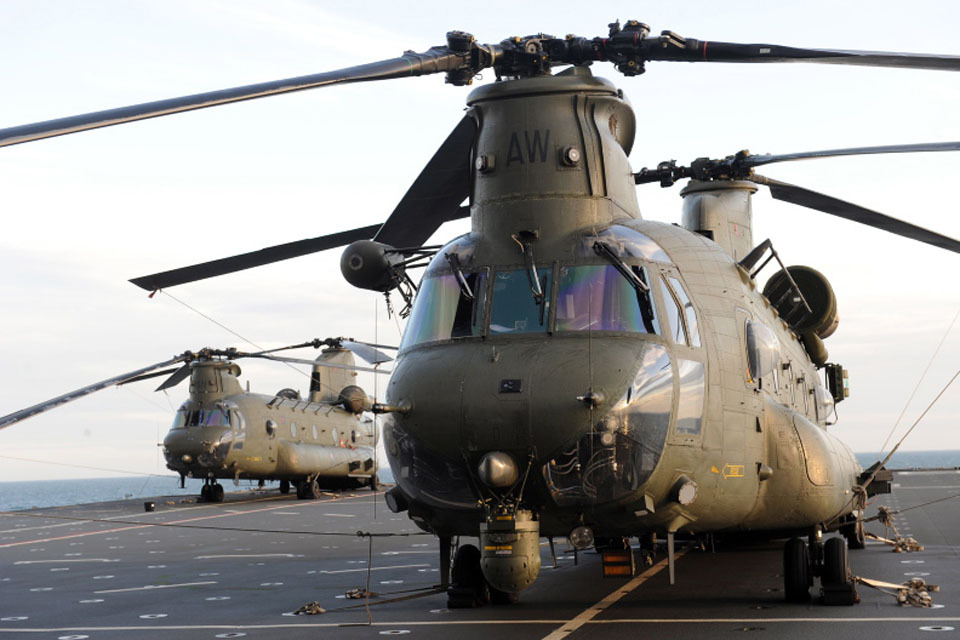 HMS Bulwark develops her twin Chinook capability