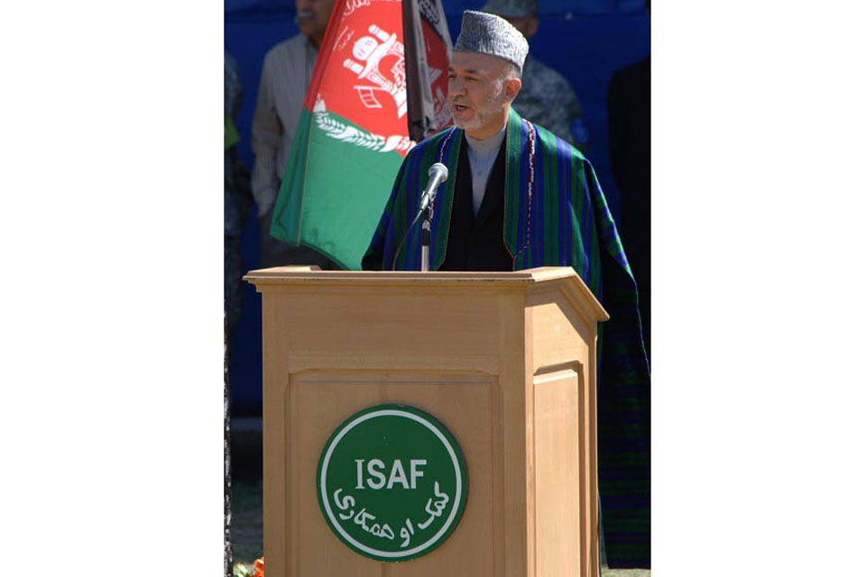 President Karzai pays tribute to UK troops killed in Afghanistan