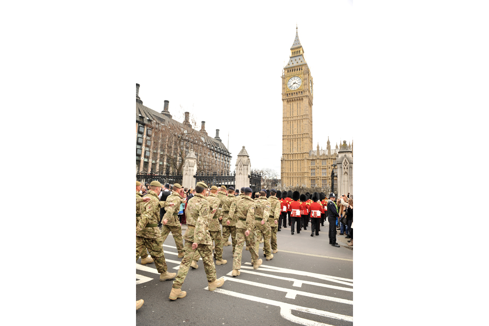 Troops from 4th Mechanized Brigade approach the Houses of Parliament
