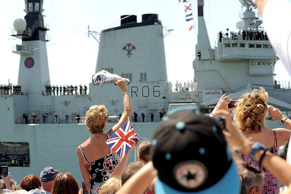 HMS Illustrious takes final bow