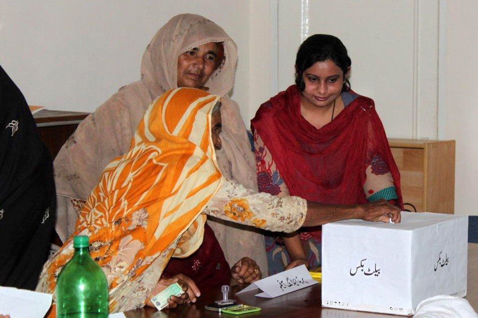 Kanwal, a social mobiliser, has been promoting women’s participation in the elections by conducting mock voting exercises in communities. Picture: DFID Pakistan