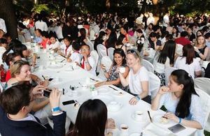 The Consulate General in Shanghai celebrated HM The Queen’s 90th Birthday by breaking the “Largest Cream Tea Party” Guinness World Record.