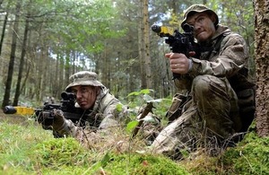 Two soldiers from 3 Scots on exercise [Picture: Corporal Barry Lloyd, Crown copyright]