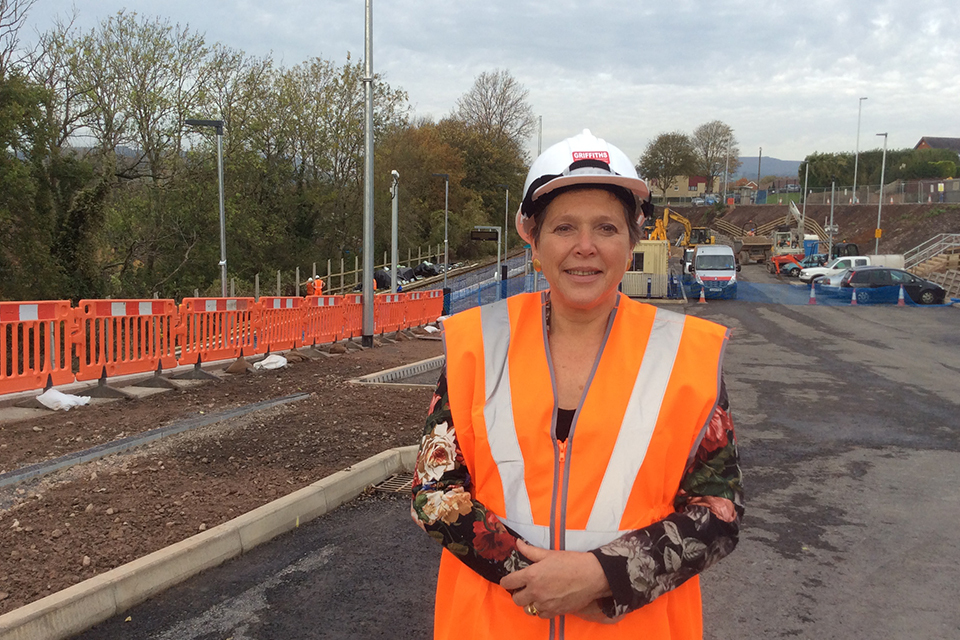 Baroness Kramer views progress at Pye Corner station