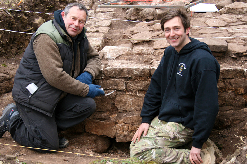 Soldiers help excavate Roman site in Wales