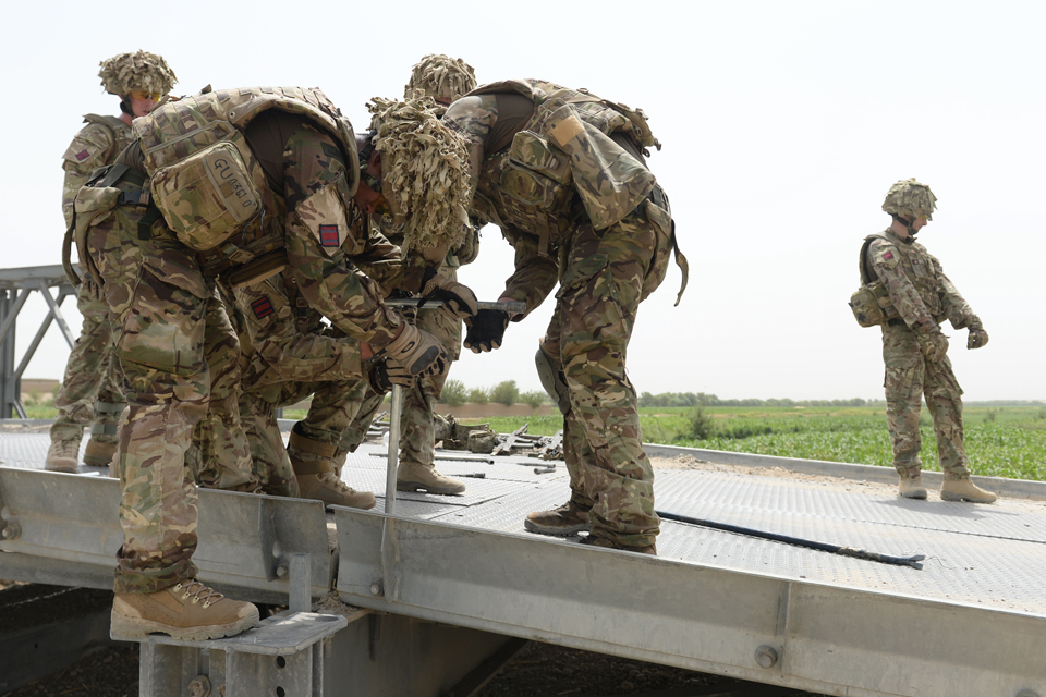 Soldiers from 22 Engineer Regiment repairing the Basharan bridge
