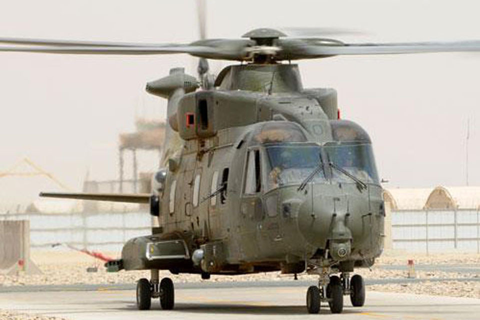 British helicopter engineers overcome the heat in Afghanistan