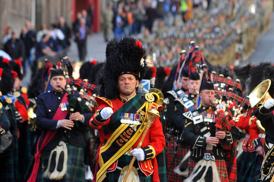 Edinburgh parade marks soldiers' return from Afghanistan