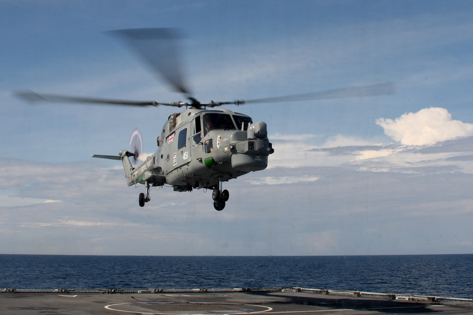HMS Daring conducts surveys of Philippine Islands