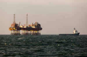 Rig and ship