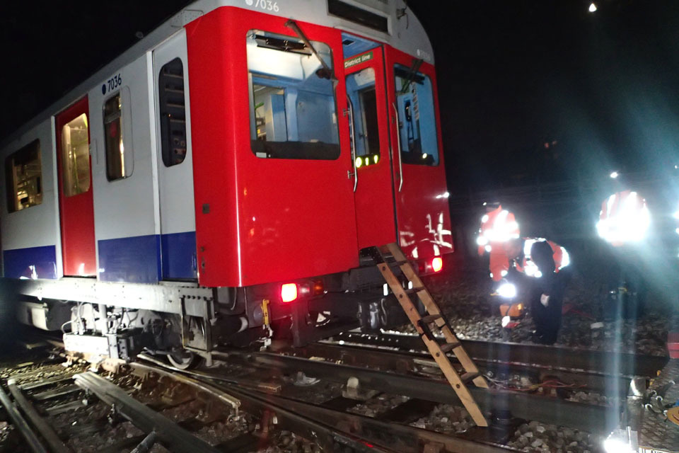 Report 24/2016: Derailment of a passenger train at Ealing Broadway