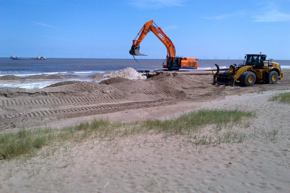 Annual Lincshore scheme to reduce coastal flood risk starts today
