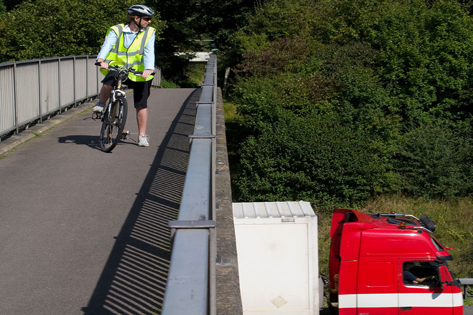 UK secures EU rule change to make cycling safer