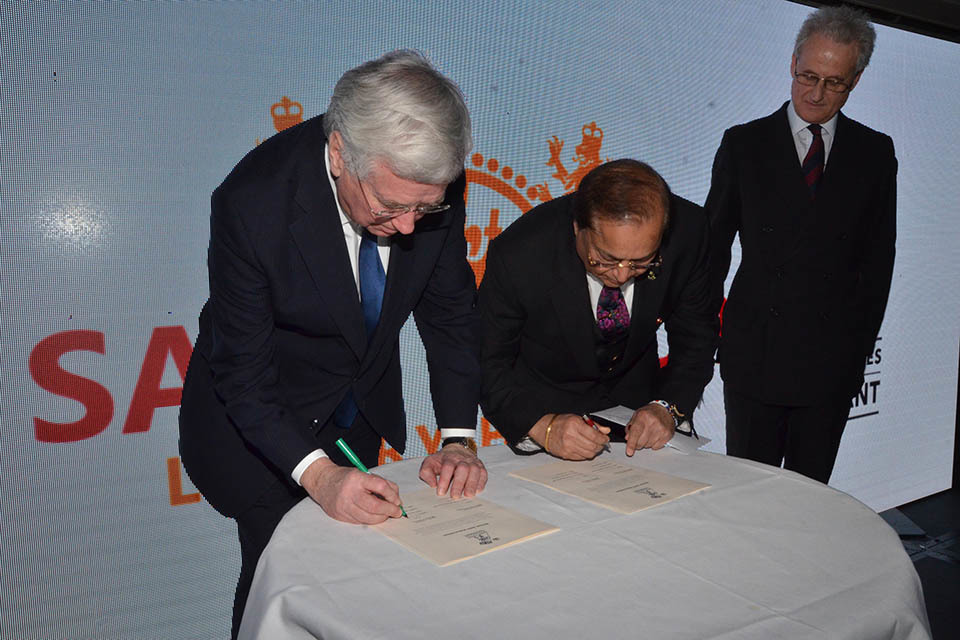 Defence Secretary pays tribute to Sikh community