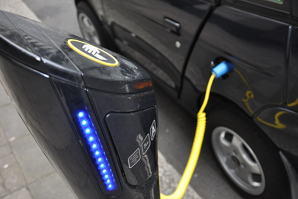 Boost for electric and driverless car industry as government drives forward green transport revolution