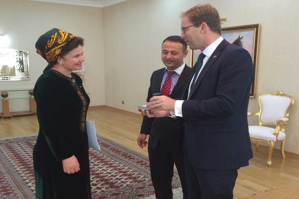 Mr Tobias Ellwood with Turkmen Vice Premier