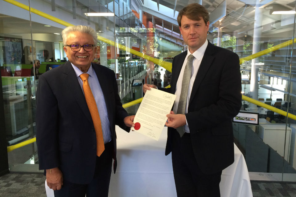 Minister for the Constitution presents University of Warwick with Royal Warrant