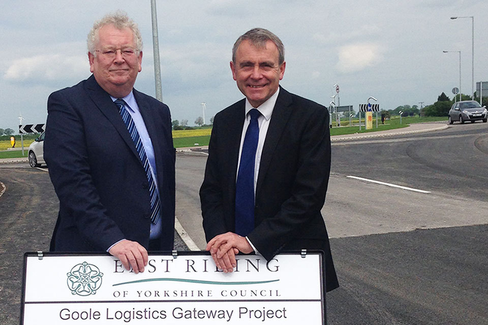 Minister opens new roundabout for Goole