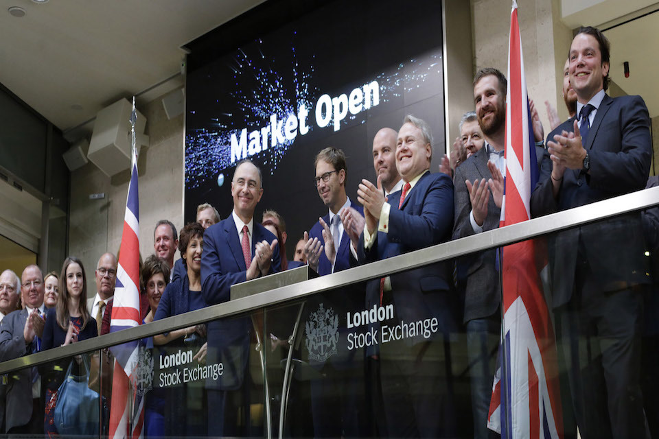 Defence minister welcomes london stock exchange's commitment to armed forces