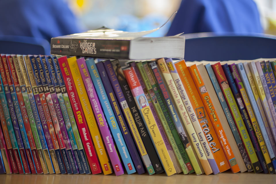 100,000 more pupils on track to succeed in reading via phonics