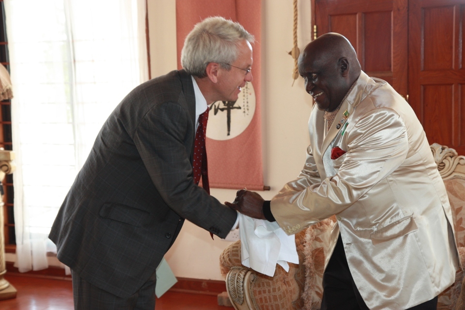 Her Majesty The Queen congratulates KK on his 90th birthday - GOV.UK