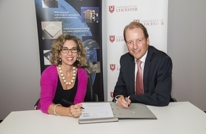 CEOI contract signing with the University of Leicester