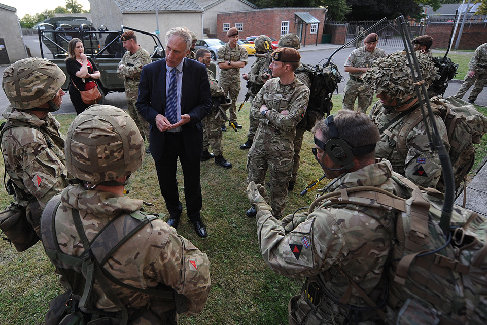 Ministerial visit to reserve unit