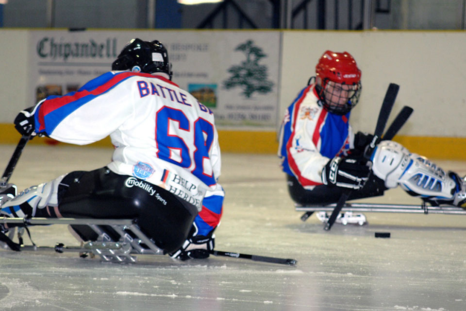 Injured troops take to the ice
