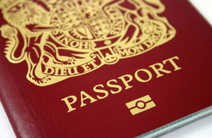 海外申請英國護照的費用調降