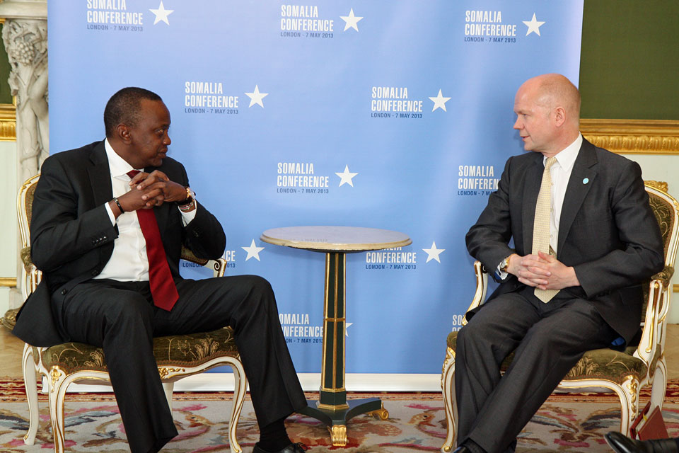 Foreign Secretary William Hague with President Kenyatta of Kenya at the London Somalia Conference