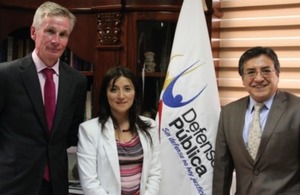 Ernesto Pazmiño, General Public Defender, the Member of the National Offender Management Service, William Payne, and the Vice-consul for the British Embassy Quito, Verónica Ruiz.