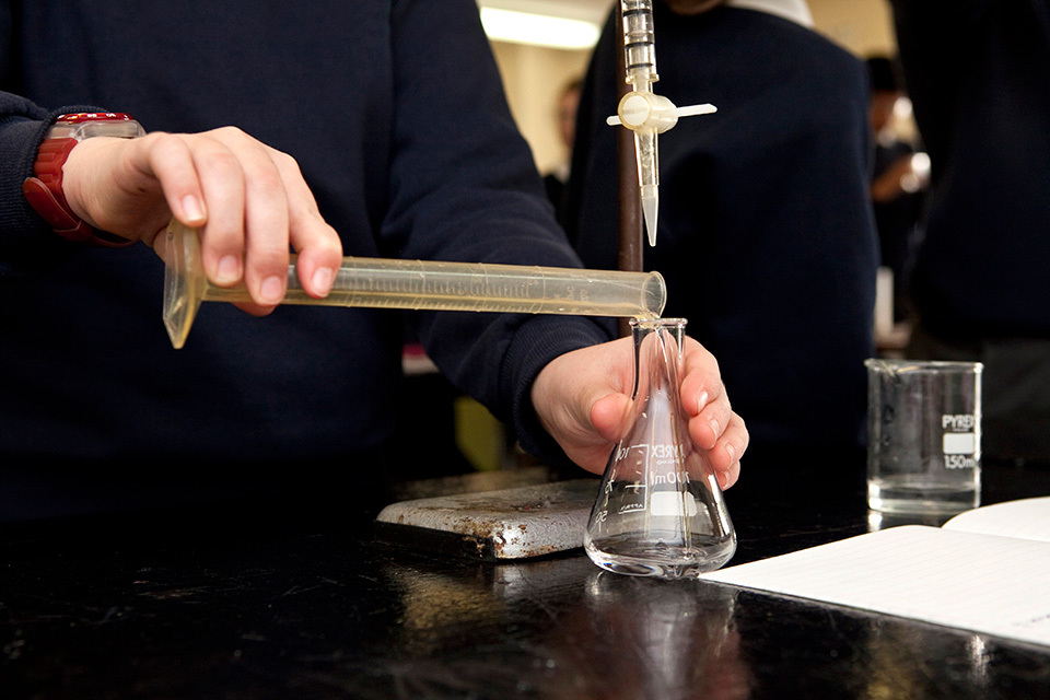 Ofqual consults on changes to GCSE science practicals