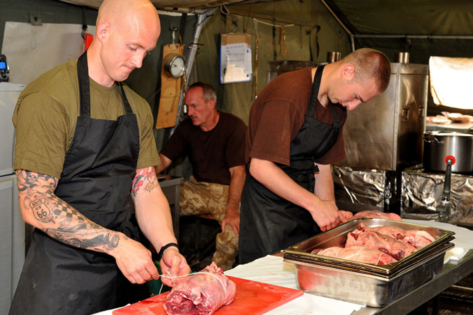 Commando chefs keep Marines on the go in Sangin