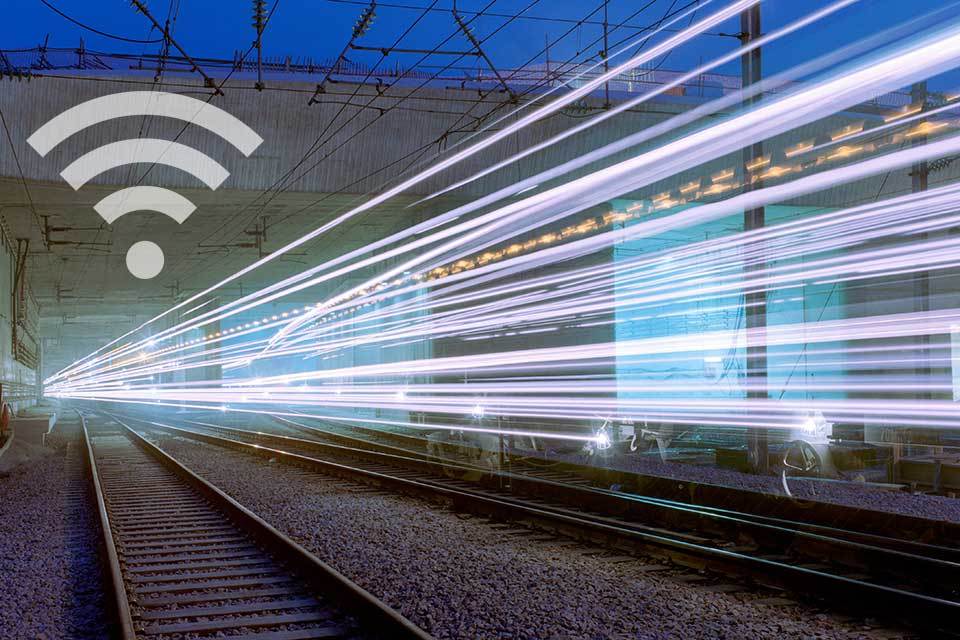 Free wi fi to help rail commuters stay connected