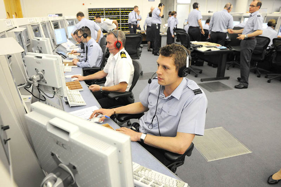 Raf chief visits olympics airspace control centre