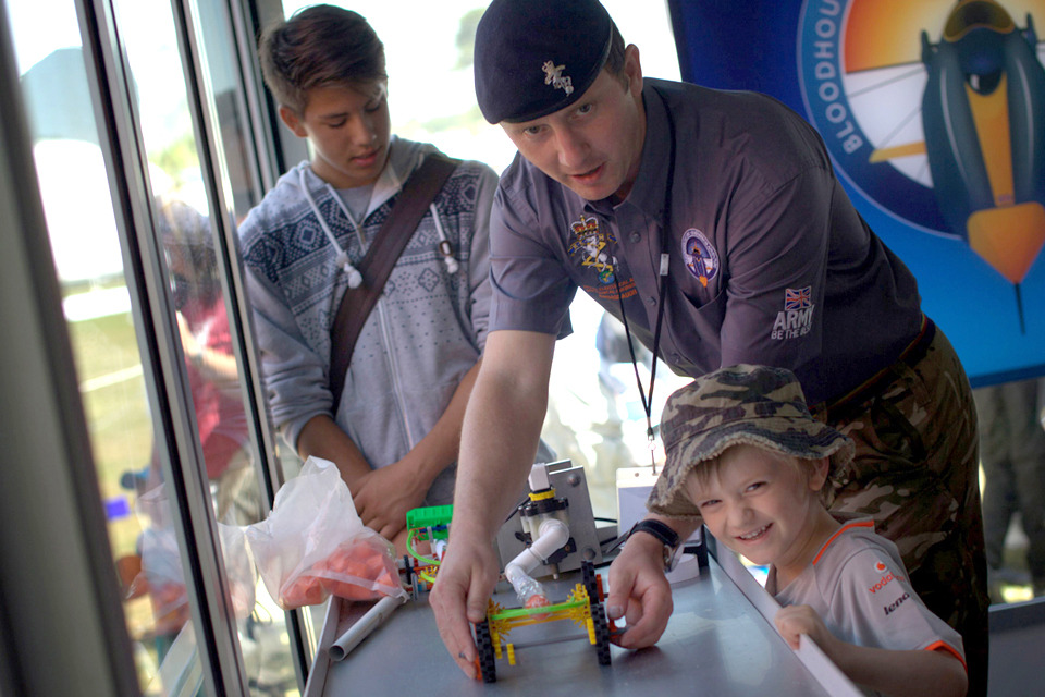 Army engineers issue Bloodhound rocket challenge